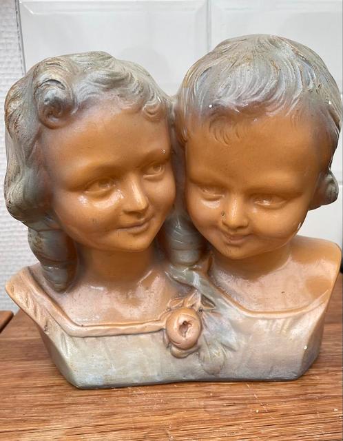 Twee kinderkopjes Art Deco, Antiek en Kunst, Kunst | Beelden en Houtsnijwerken, Ophalen of Verzenden