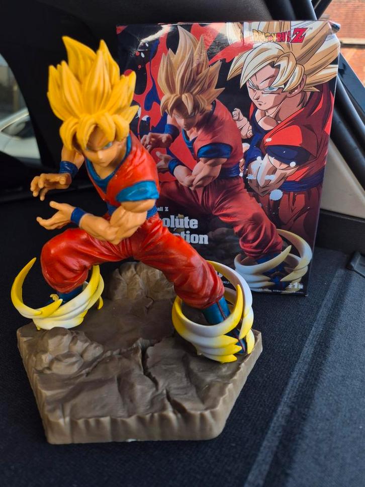 Son Goku (Super Saiyan) grand figurine, Collections, Jouets miniatures, Enlèvement ou Envoi