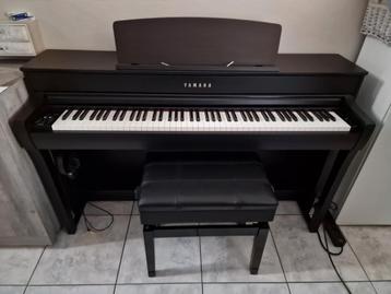 Yamaha clavinova CLP 745B ideaal als beginner en gevorderde beschikbaar voor biedingen