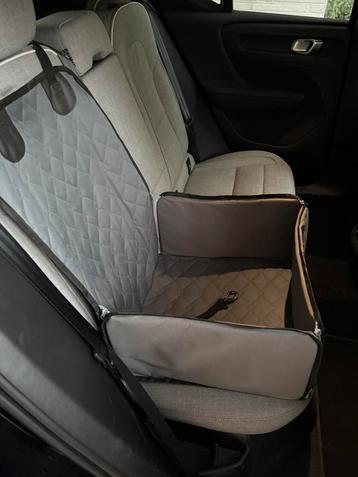 Hondenautostoel beschikbaar voor biedingen