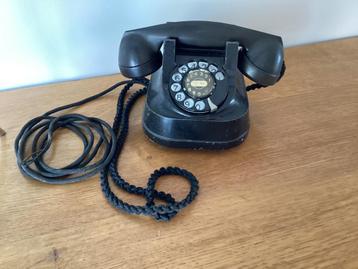 Retro telefoon beschikbaar voor biedingen