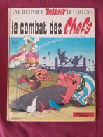 Asterix T7 — Le Combat des Chiefs — E.O. — 1966, Gelezen, Eén stripboek, Ophalen of Verzenden, Goscinny & Uderzo