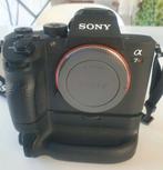 Sony A7R III + Meike grip + 3 batteries / Chilli charger, Ophalen, Zo goed als nieuw, Sony