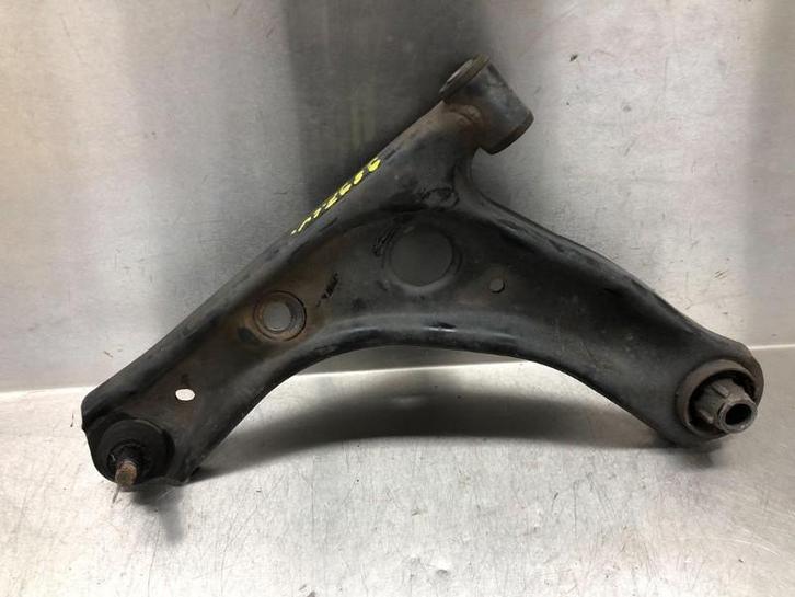 DRAAGARM LINKS VOOR ONDER Toyota Aygo (B40), Auto-onderdelen, Ophanging en Onderstel, Toyota, Gebruikt
