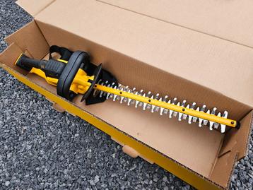 Dewalt accu heggenschaar en accu/lader beschikbaar voor biedingen