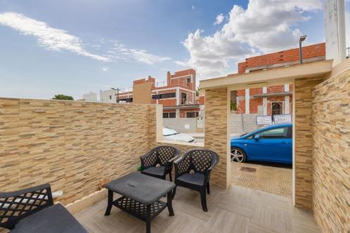 Verzorgde bovenwoning met een dakterras in Torrevieja..., Immo, Buitenland, Spanje, Appartement, Overige