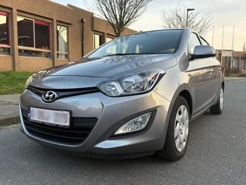 Hyundai i20 - 94.000km - Groot onderhoud & Keuring, Auto's, Hyundai, Voorwielaandrijving, Euro 5, 450 kg, 63 kW