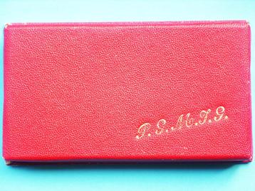 Rare portion de rail de train belge de 1840 en écrin de luxe beschikbaar voor biedingen