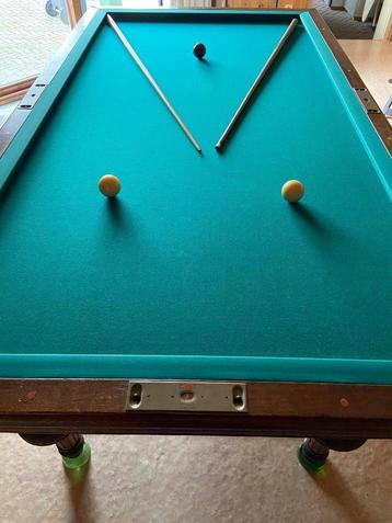 Prachtige biljarttafel beschikbaar voor biedingen