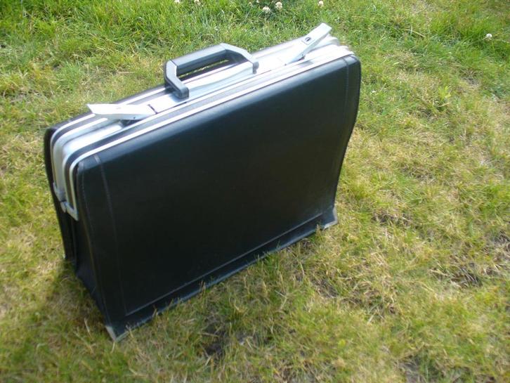 Lederen aktetas met 3 verdeelvakken, Computers en Software, Laptoptassen, Aktetas, Ophalen