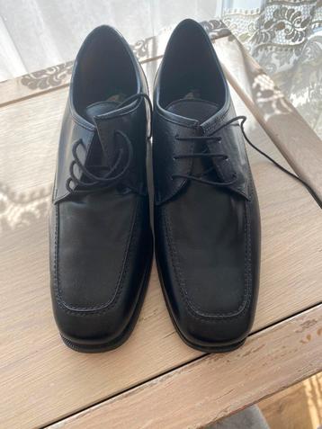 Nieuwe zwarte herenschoenen maat 43 beschikbaar voor biedingen