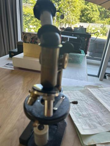 Microscope ancien, Enlèvement