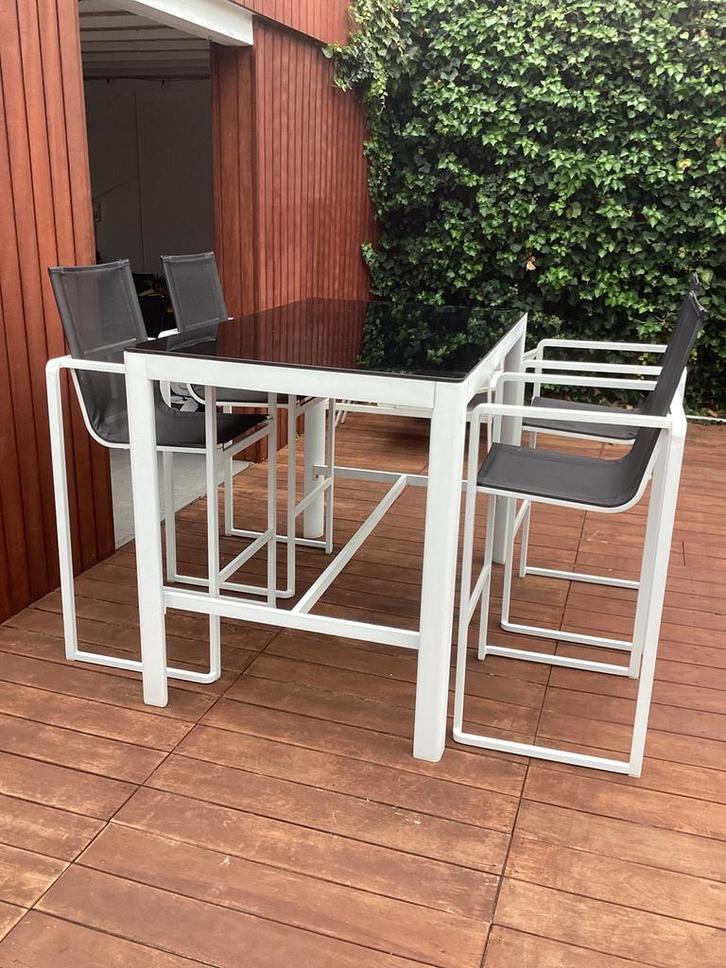 Design wit aluminium barset, hoge tafel en 4 barkrukken, Tuin en Terras, Tuinsets en Loungesets, Zo goed als nieuw, Aluminium