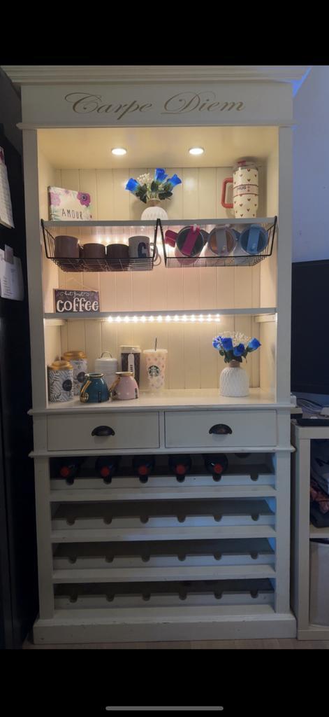 Buffetkast waar wijnflessen in kunnen met ledverlichting, Huis en Inrichting, Kasten | Boekenkasten, Zo goed als nieuw, Ophalen