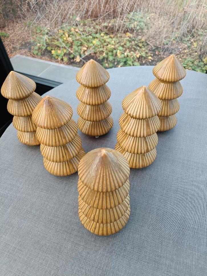 Kerstboom. Steen. Aantal 6 stuks. Hoogte: 21 cm Kleur: groen, Divers, Noël, Neuf, Enlèvement ou Envoi