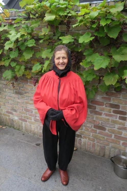 Outfit verkleedpak zwart rood (zie foto's), Divers, Lots de brocante, Comme neuf, Enlèvement ou Envoi