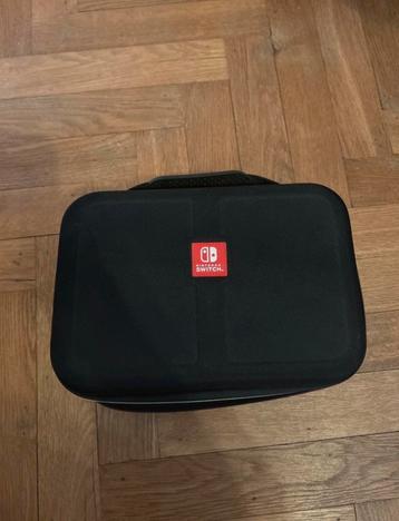 Nintendo switch met accessories beschikbaar voor biedingen