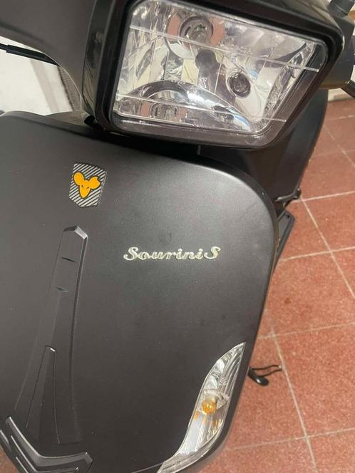 scooter mat zwart klasse a 2022, Fietsen en Brommers, Scooters | Vespa, Zo goed als nieuw, Overige modellen, Klasse A (25 km/u)