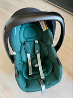 Maxi cosi Cabriofix iSize Essential Green + zonnekap + hoes, Ophalen, Autogordel of Isofix, Zo goed als nieuw, 0 t/m 13 kg