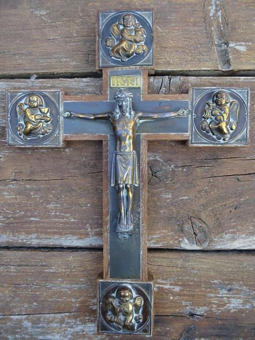 Crucifix art déco aux anges crucifix en bois antique 1930, Antiquités & Art, Antiquités | Objets religieux, Enlèvement ou Envoi