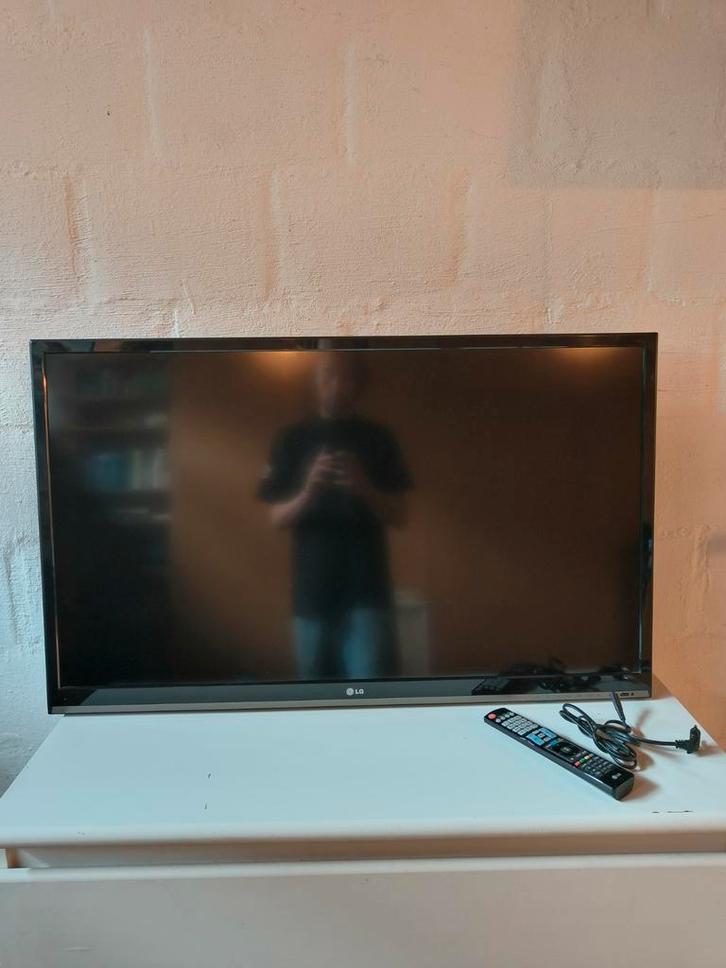 LG flatscreen tv - 44 inch, Audio, Tv en Foto, Televisies, Zo goed als nieuw, LG, Ophalen