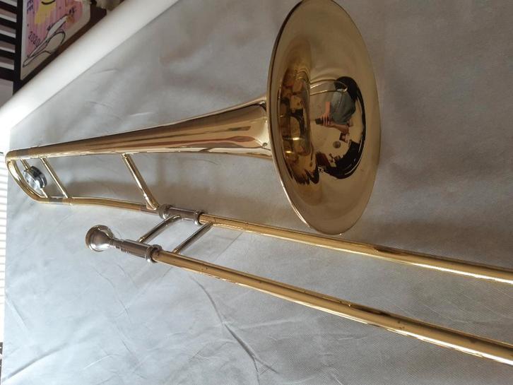 Yamaha YSL 352 tenor Bb trombone, Musique & Instruments, Instruments à vent | Trombones, Utilisé, Ténor, Avec valise, Enlèvement ou Envoi