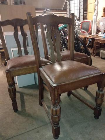3 eiken vintage stoelen beschikbaar voor biedingen