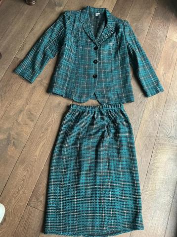 Mantelpak maat L’ beschikbaar voor biedingen