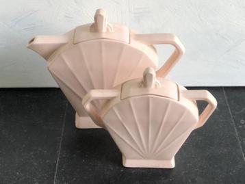 Art deco theepot en suikerpot beschikbaar voor biedingen