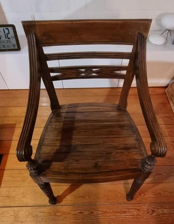 4 Houten stoelen - koloniale stijl aan 450€. beschikbaar voor biedingen