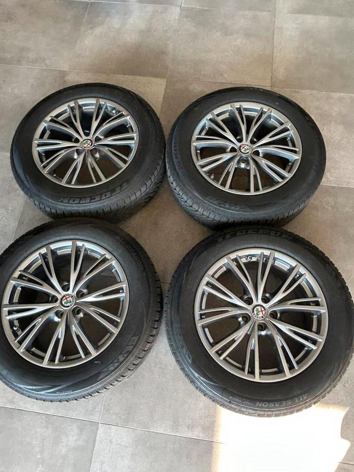 Originele 18 inch Alfa Stelvio velgen, Auto-onderdelen, Banden en Velgen, Velg(en), Zomerbanden, 18 inch, Ophalen