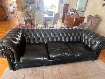 lederen chesterfield beschikbaar voor biedingen