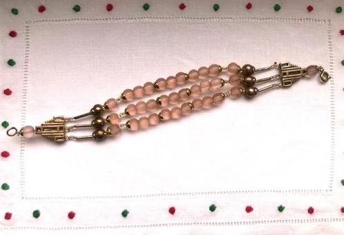 Bijou fantaisie Bracelet perles roses et dorées, Bijoux, Sacs & Beauté, Bracelets, Comme neuf, Autres matériaux, Rose, Avec bracelets à breloques ou perles