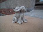 Decoratie: kat en hond verstrengeld (hoogte 8 cm), Huis en Inrichting, Verzenden, Zo goed als nieuw