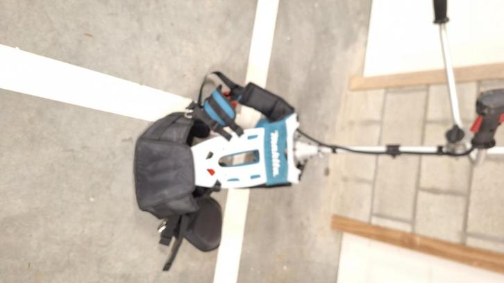 Makita Bosmaaier, Tuin en Terras, Bosmaaiers, Zo goed als nieuw, Benzine, Ophalen