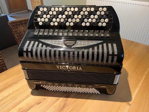Professionele accordeon Victoria AC420V, Muziek en Instrumenten, Accordeons, Zo goed als nieuw, Knopaccordeon, 120-bas, Overige merken