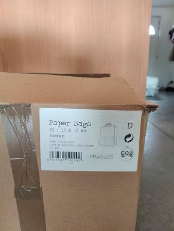 Papieren tassen/ Zakken - 32x15x43 - 200 stuks beschikbaar voor biedingen
