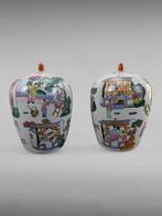 Paar Chinese vazen met deksel eind 20e eeuw? - 33 cm, Antiek en Kunst, Ophalen