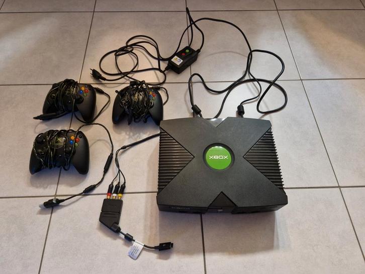 Xbox Original met 3 controllers en 23 games, Games en Spelcomputers, Spelcomputers | Xbox Original, Gebruikt, Met 3 controllers of meer