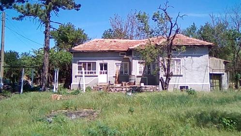 Landelijk huis en erf met vrij uitzicht in een rustige dorp, Immo, Étranger, Village