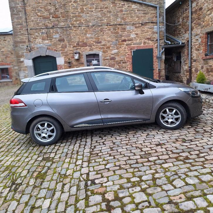 CLIO diesel 2015 - 65 200km parfait état, Autos, Renault, Particulier, Clio, ABS, Régulateur de distance, Airbags, Air conditionné