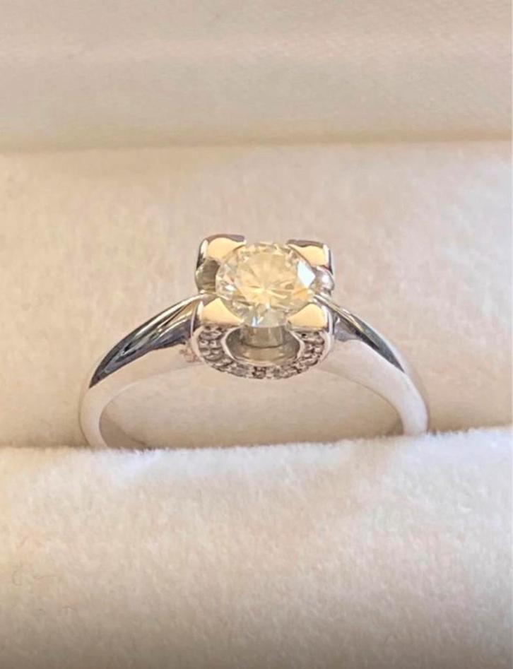 Diamanten ring, Handtassen en Accessoires, Ringen, Nieuw, Dame, Wit, Goud, Ophalen of Verzenden