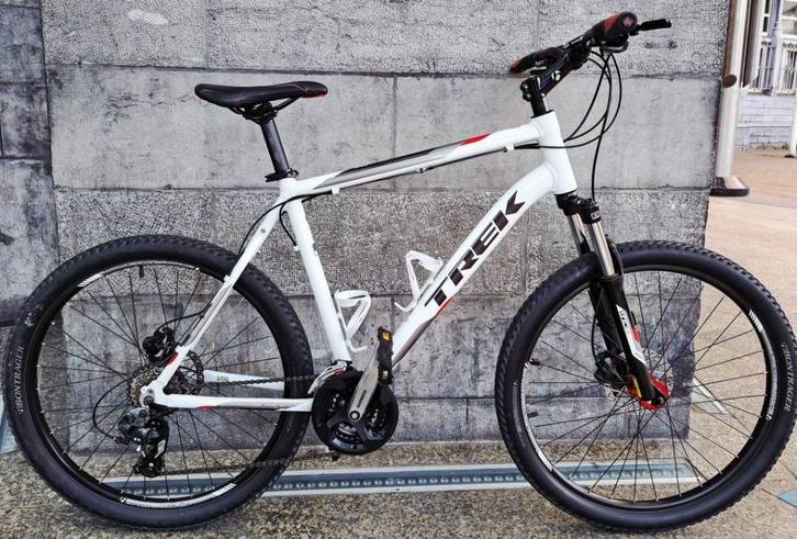 VTC TREK 26" PRIX350€ 048981/3734 Forest1190 Bxl, Fietsen en Brommers, Fietsen | Jongens, Zo goed als nieuw, 26 inch of meer, Handrem