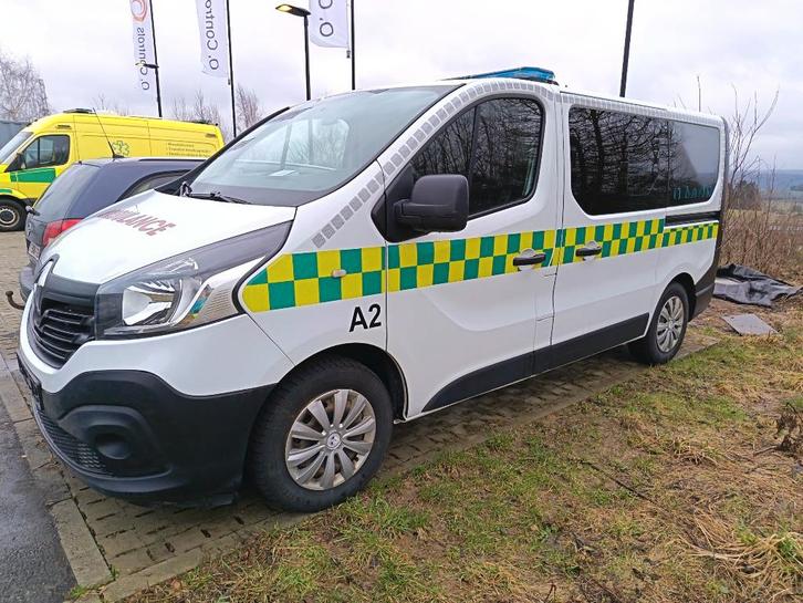 Ambulance Renault Trafic, Auto's, Renault, Particulier, Trafic, Airconditioning, Bluetooth, Boordcomputer, Centrale vergrendeling