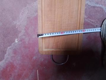 Houten plank beschikbaar voor biedingen