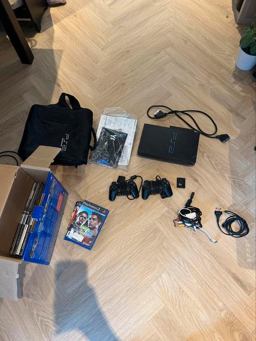 PlayStation 2 + games (GTA, SpongeBob & Black)+ controllers, Games en Spelcomputers, Games | Sony PlayStation 2, Gebruikt, 2 spelers