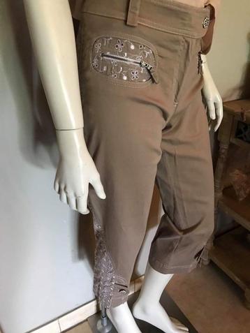 PRACHTIGE SPECIALE BROEK beschikbaar voor biedingen