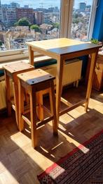 Hoge tafel + twee hoge krukken, Ophalen