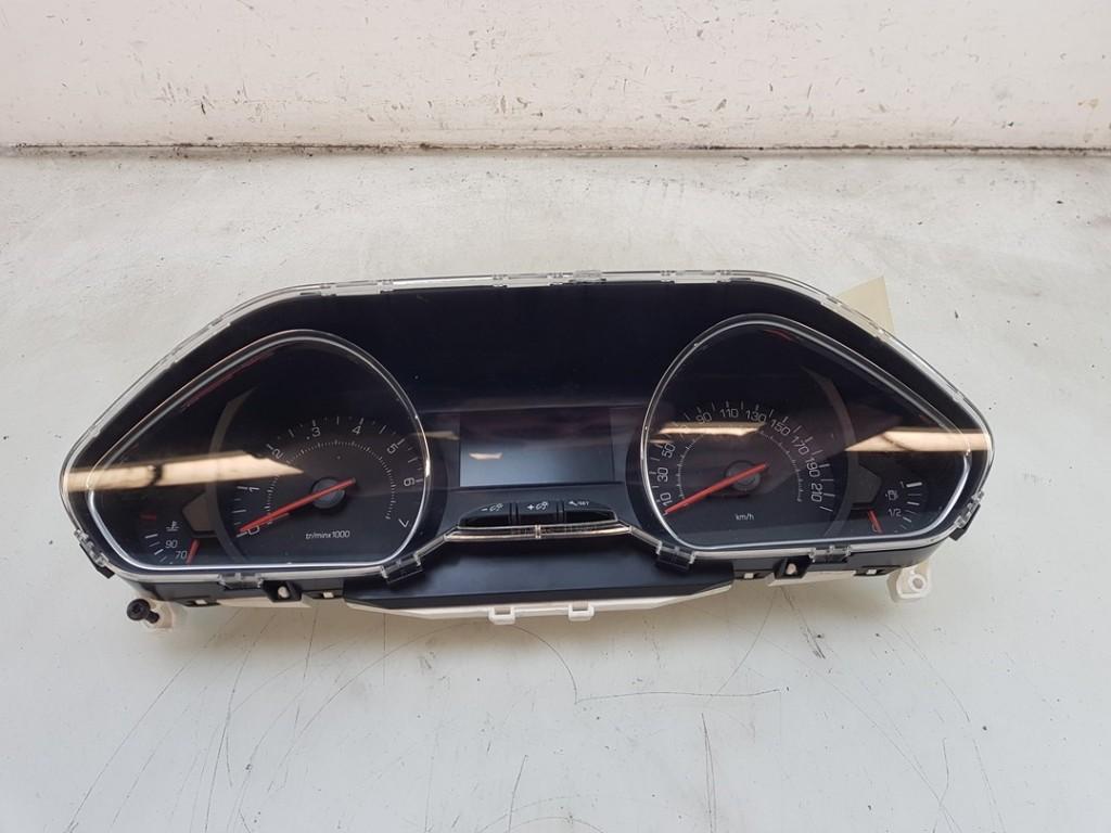 COCKPIT Peugeot 208 I (CA / CC / CK / CL) (01-2012/12-2019), Gebruikt, Peugeot