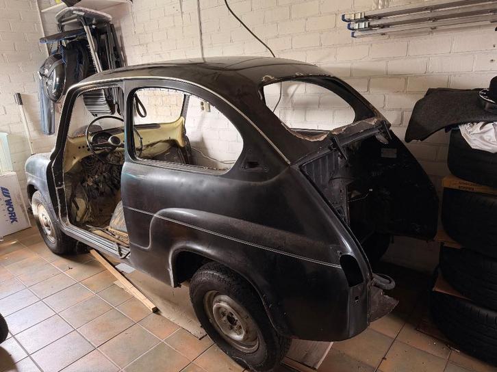 Leuk project: Fiat 600 L uit 1973 met dubbele onderdelen, Auto's, Oldtimers, Particulier, Fiat, Benzine, 2 deurs, Handgeschakeld